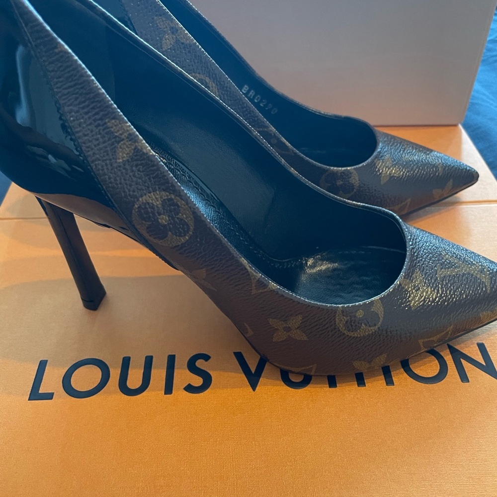 Louis Vuitton Cherie Pump Size 36 1/2